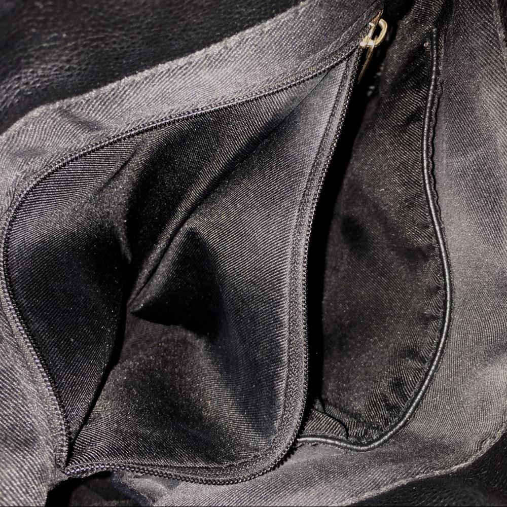 Black Vegan CrossHatch Purse. π€ - Picture 7 of 8